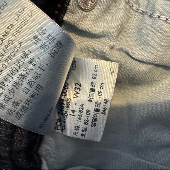 Signature by Levi Strauss Dark Wash Modern Capri Jeans Size 14 Great Condition - Picture 8 of 9